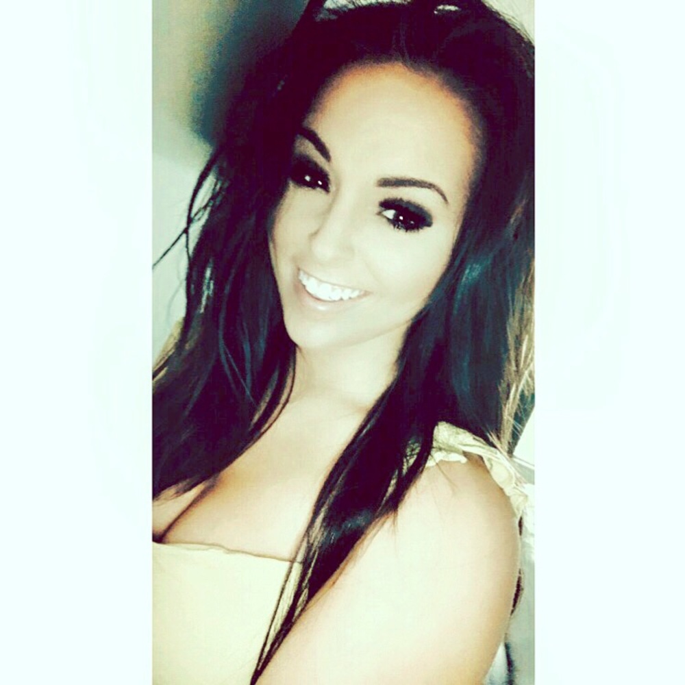 Meet your Posher, Courtney